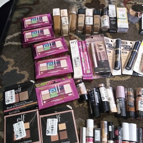 Makeup - Picture 7 of 7